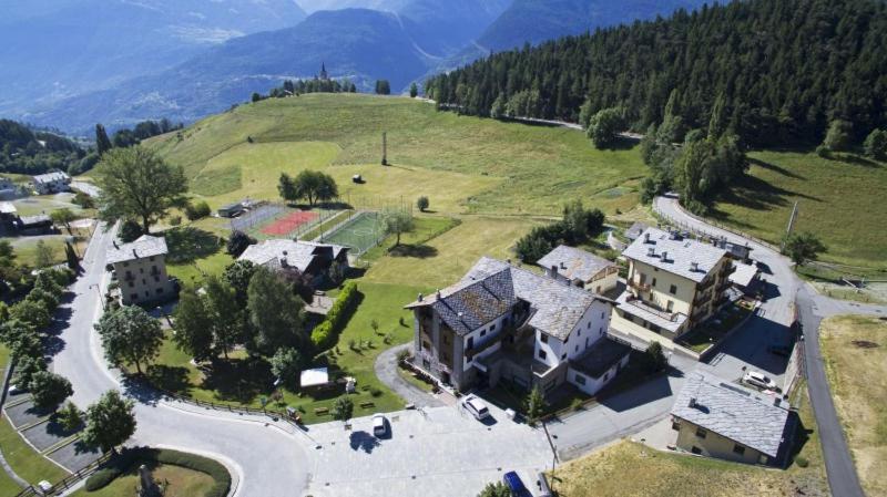 Hotel & Restaurant Saint Nicolas Gran Paradiso Exterior photo