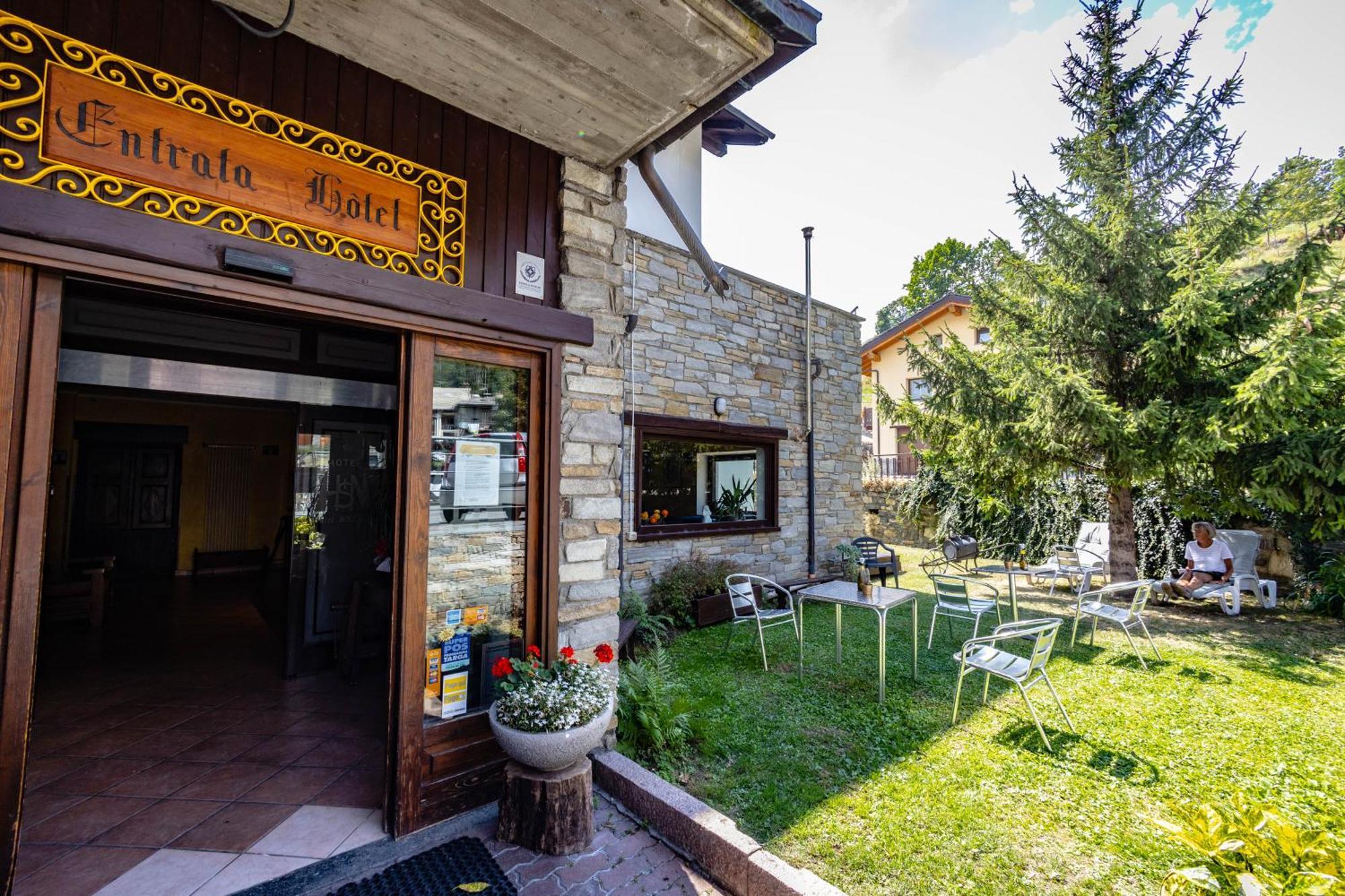 Hotel & Restaurant Saint Nicolas Gran Paradiso Exterior photo