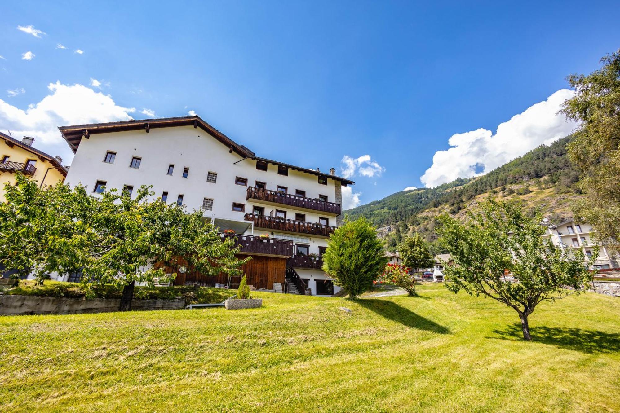 Hotel & Restaurant Saint Nicolas Gran Paradiso Exterior photo